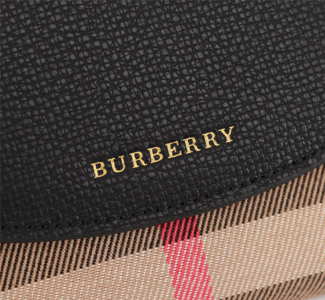 Burberry Leather Wallet Black BB0001