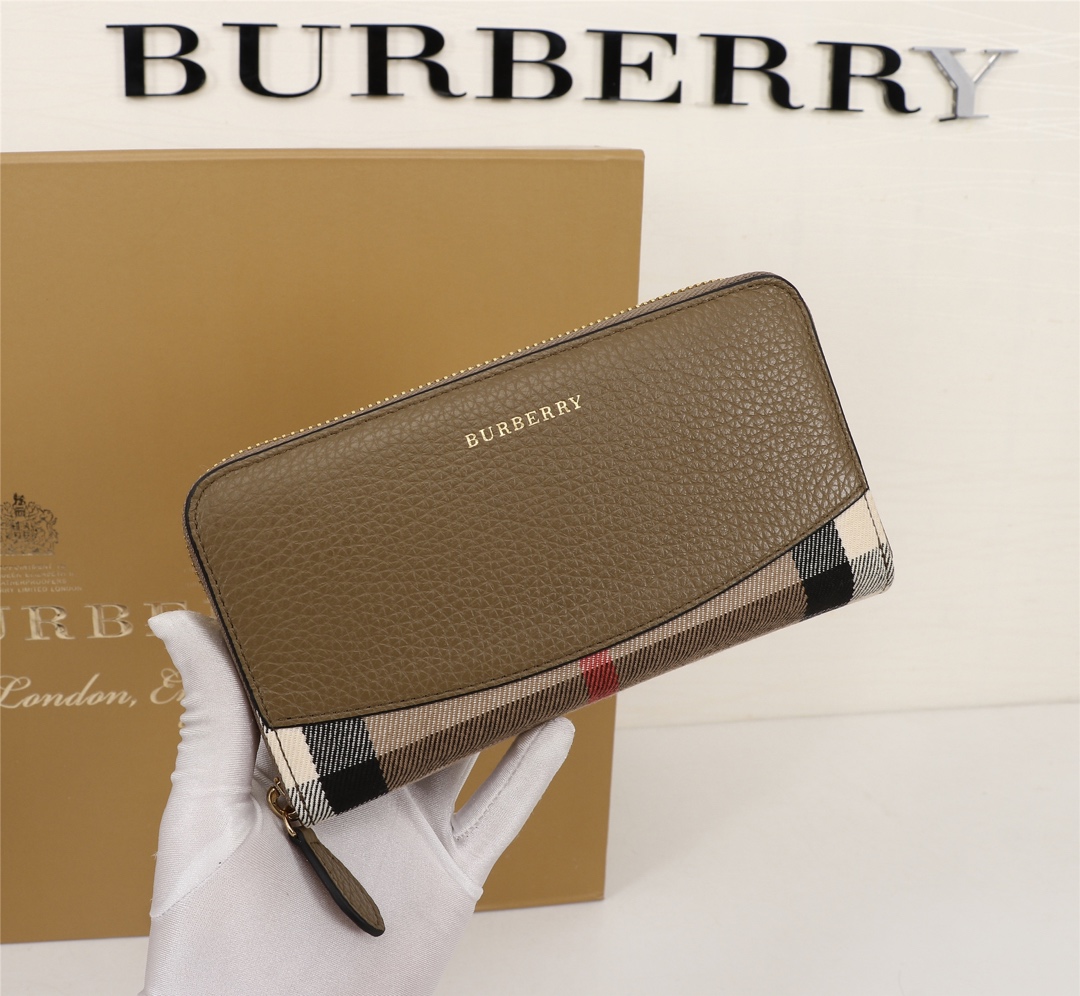 Burberry Leather Wallet Zipper Green BB0005