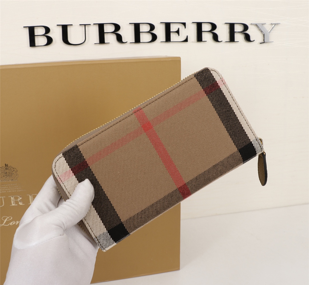 Burberry Leather Wallet Zipper Green BB0005