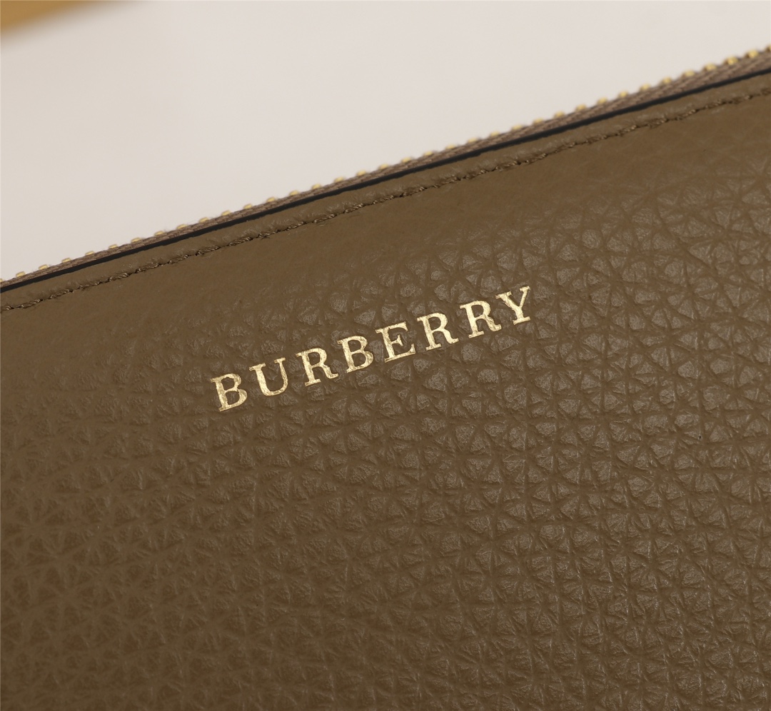 Burberry Leather Wallet Zipper Green BB0005