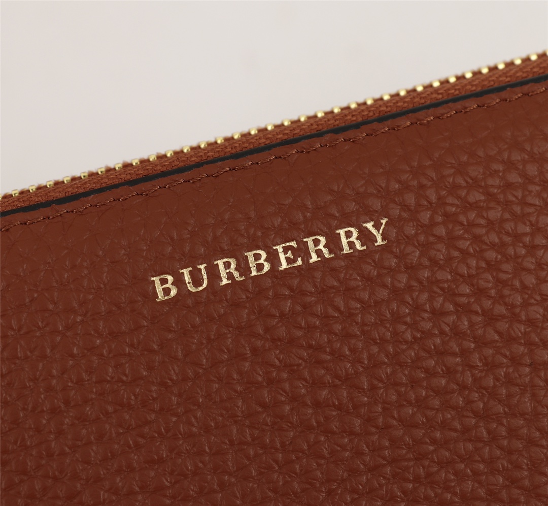 Burberry Leather Wallet Zipper Brown BB0008