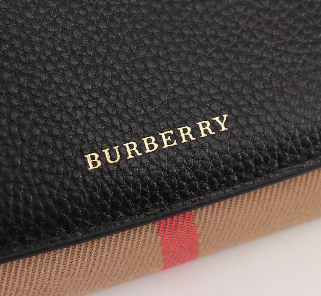 Burberry Leather Wallet Flap Black BB0010