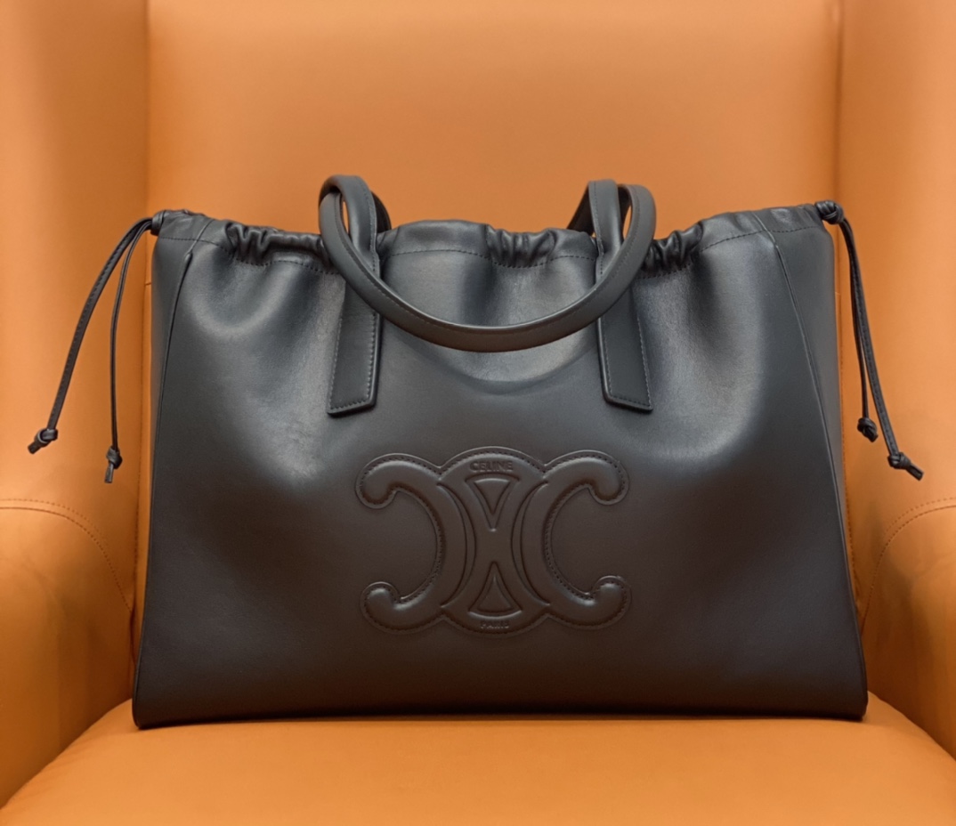 Celine cabas drawstring cuir triomphe in Smooth Calfskin CE0009