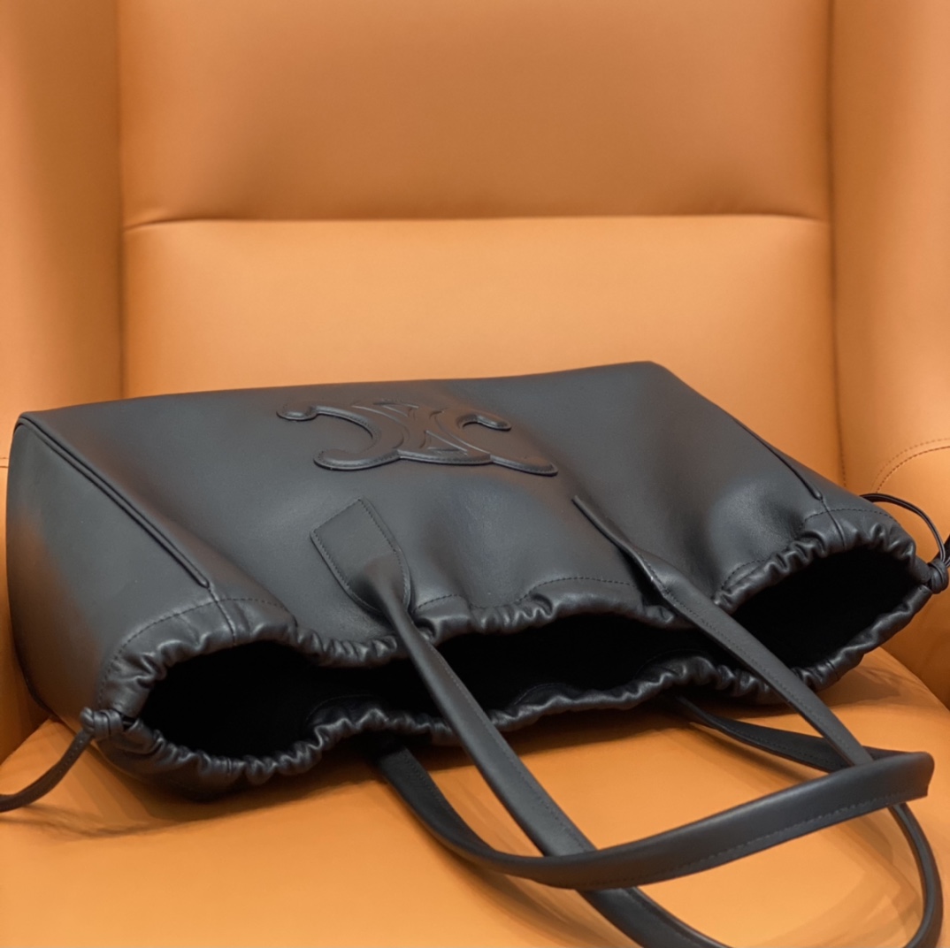 Celine cabas drawstring cuir triomphe in Smooth Calfskin CE0009