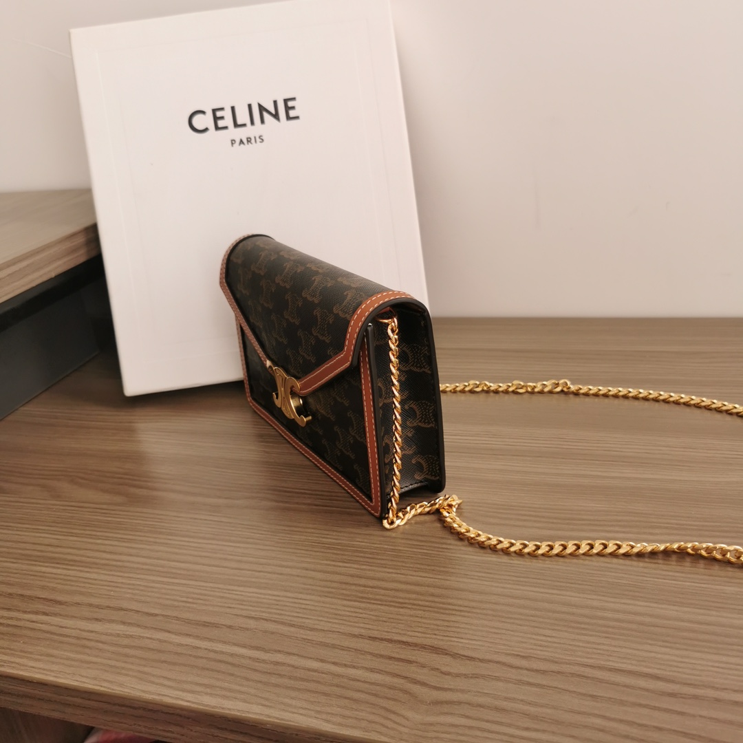 Celine WALLET ON CHAIN MARGO in TRIOMPHE CANVAS and calfskin CE0012