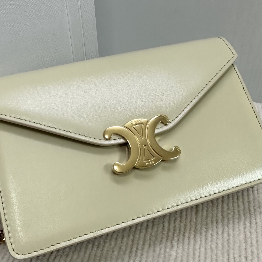 Celine WALLET ON CHAIN MARGO in Shiny calfskin CE0014