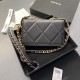 Chanel CHANEL 19 Wallet on Chain AP3267