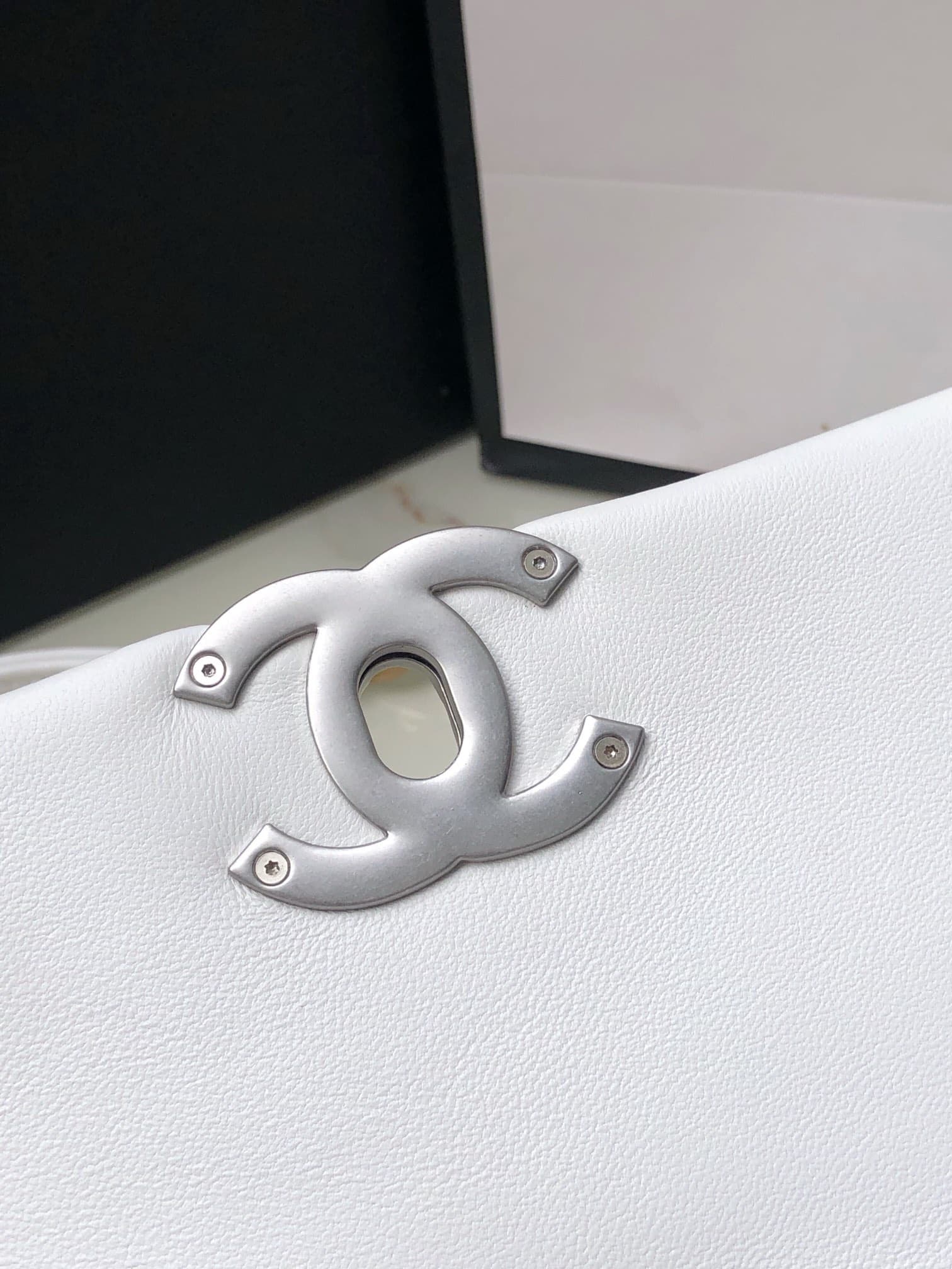 Chanel CHANEL 19 Handbag White AS1160