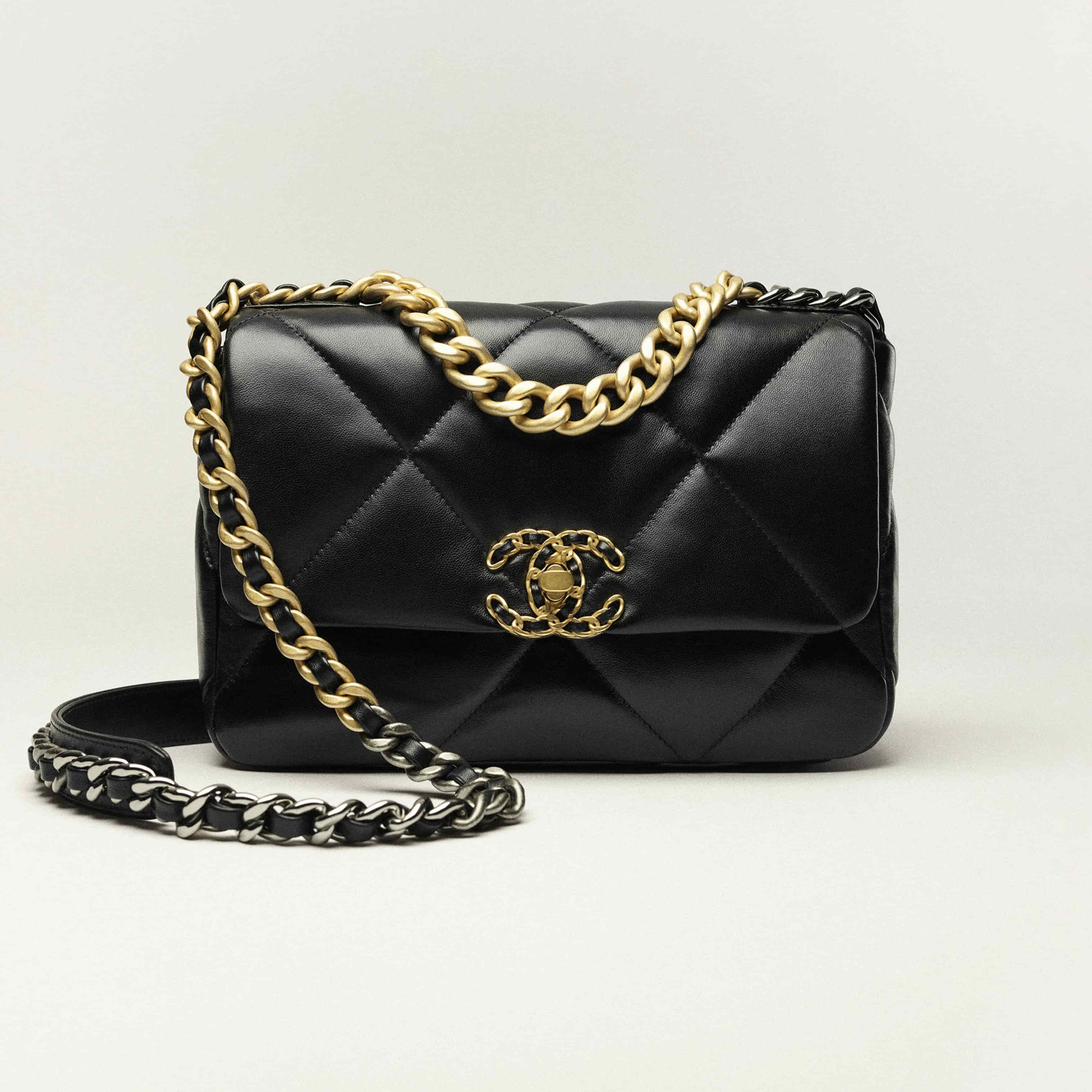 Chanel CHANEL 19 Handbag  AS1160