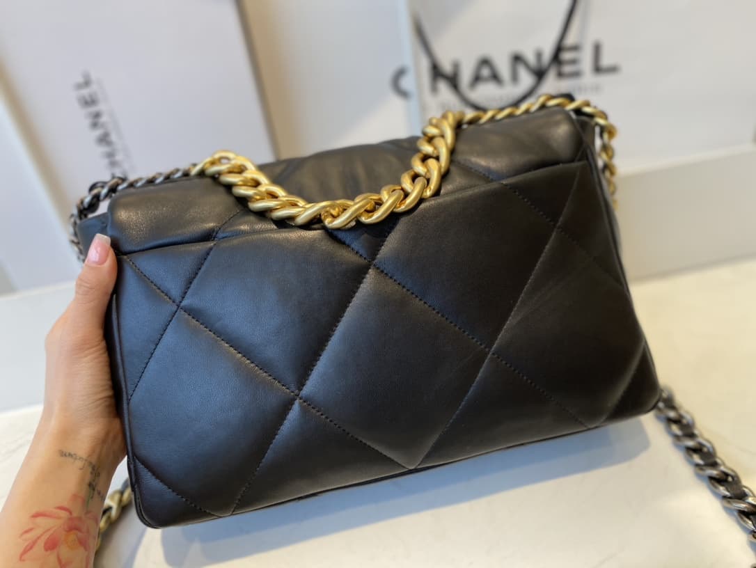 Chanel CHANEL 19 Large Handbag AS1161