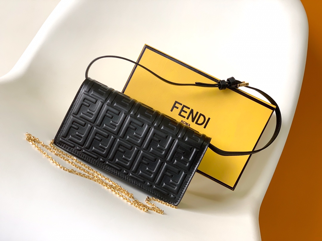 Fendi Baguette Black leather bag FD0002