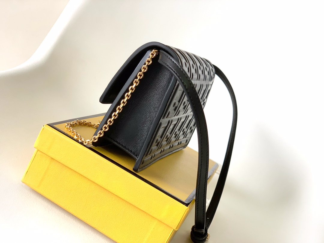 Fendi Baguette Black leather bag FD0002