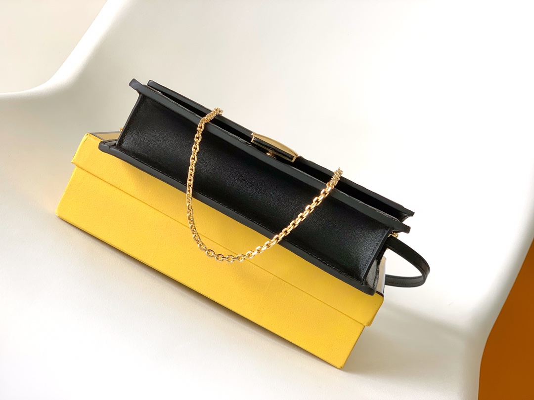 Fendi Baguette Black leather bag FD0002