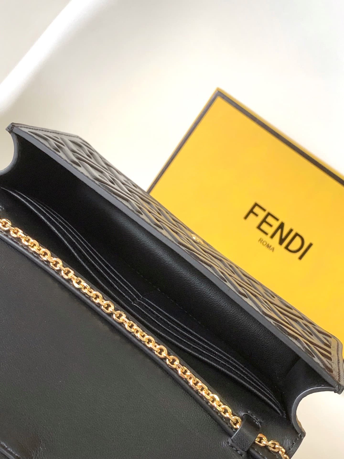 Fendi Baguette Black leather bag FD0002