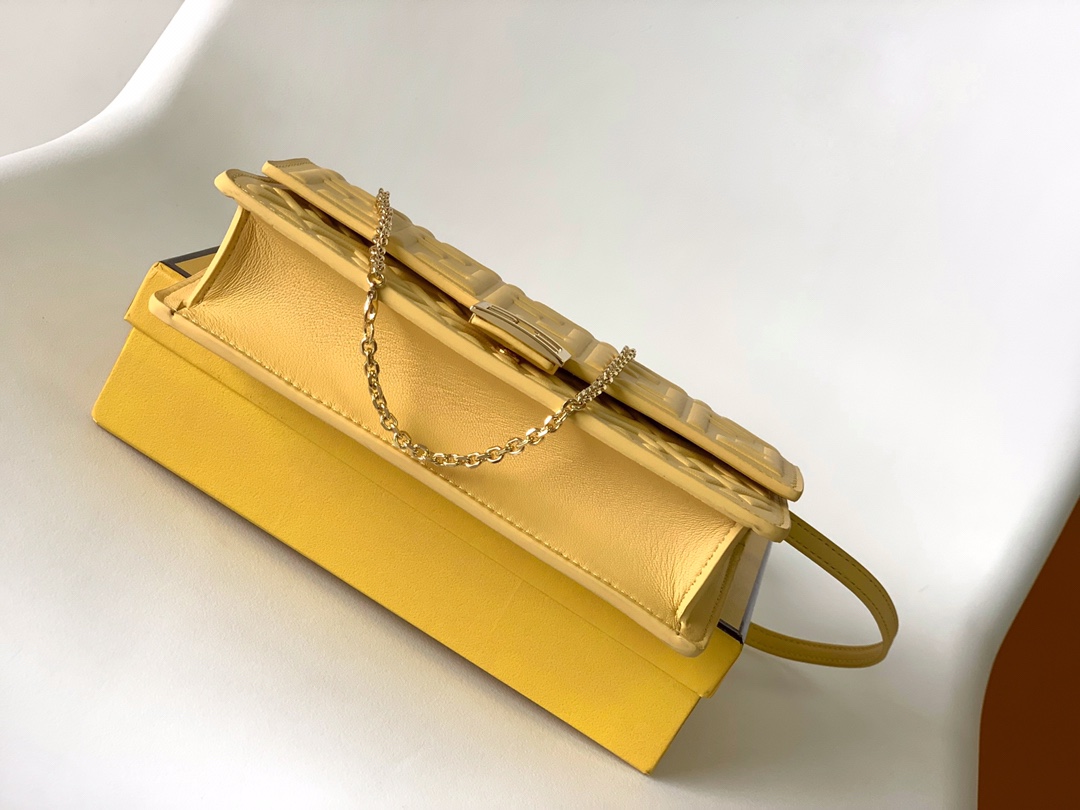 Fendi Baguette Yellow leather bag FD0003