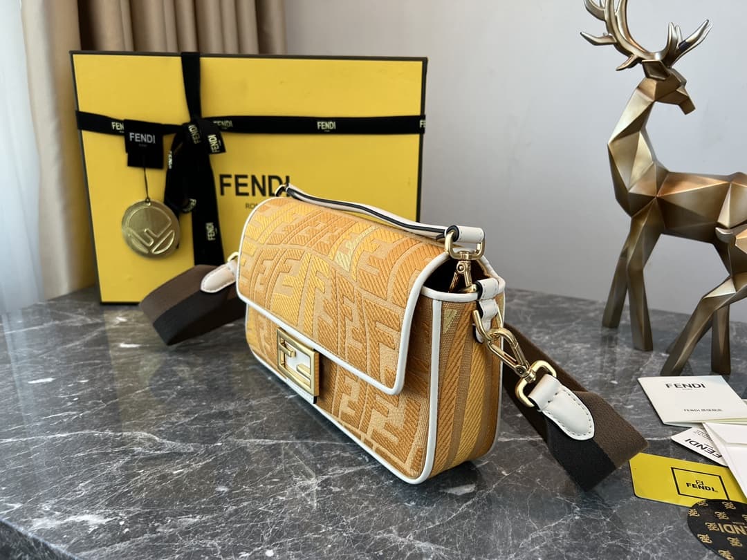 Fendi Vertigo Baguette Orange bag FD0005