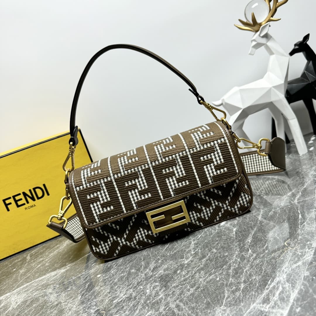 Fendi Lconic Baguette Brown bag FD0007