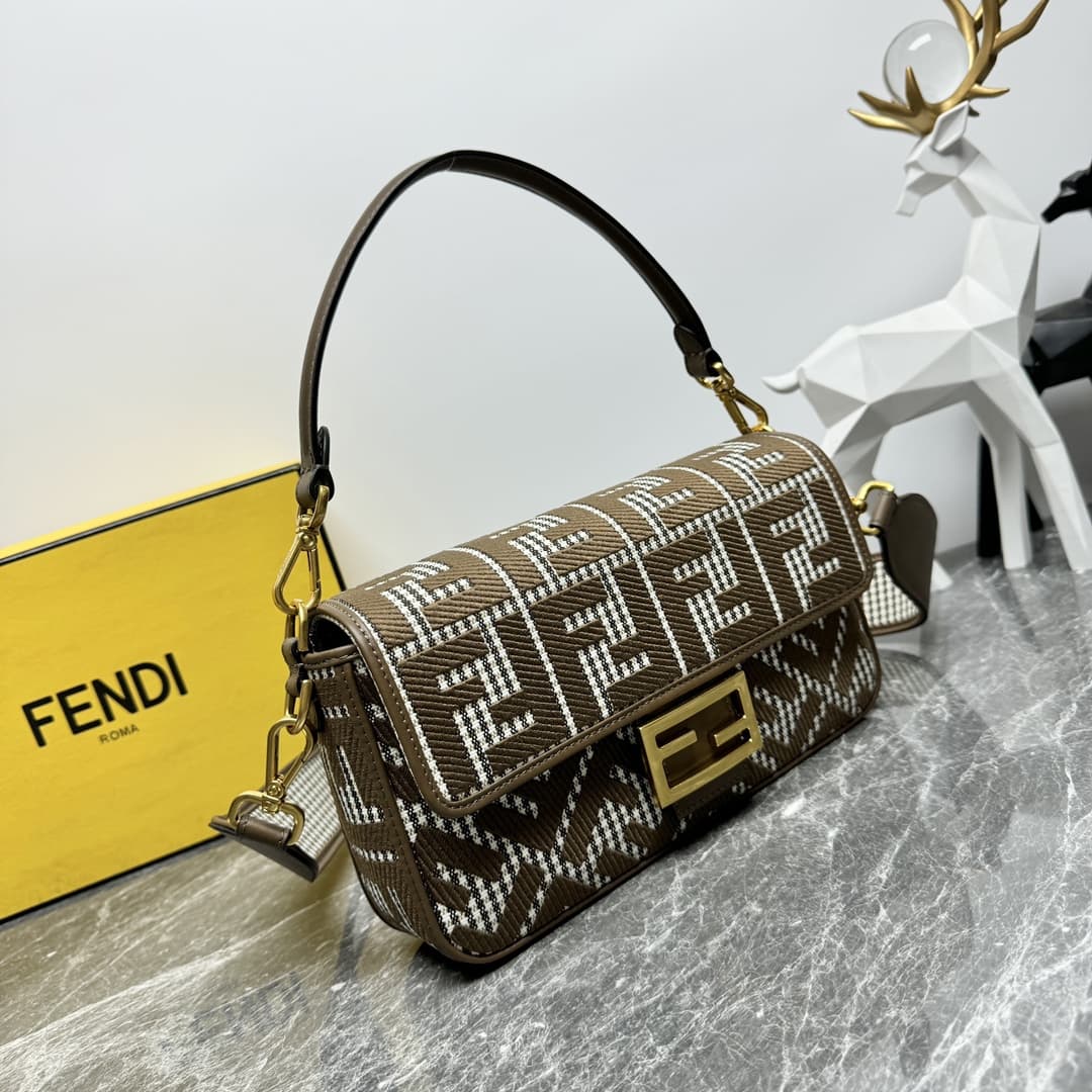 Fendi Lconic Baguette Brown bag FD0007