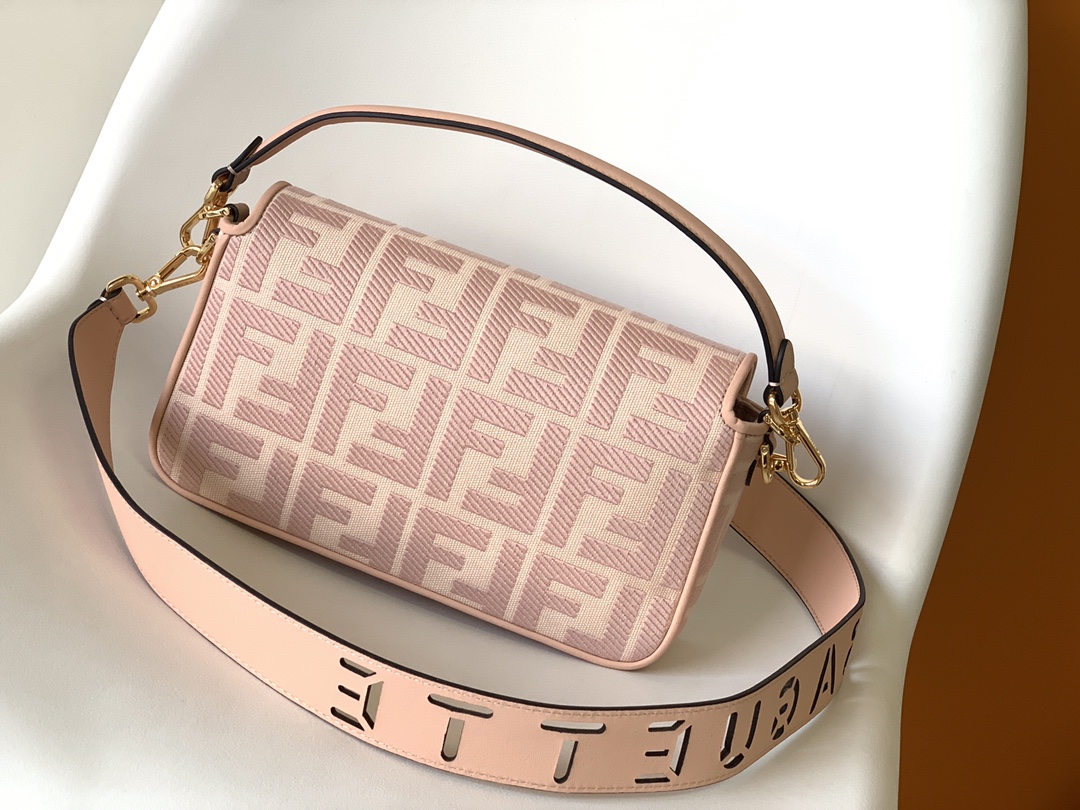 Fendi Baguette Brown bag Pink FD0018