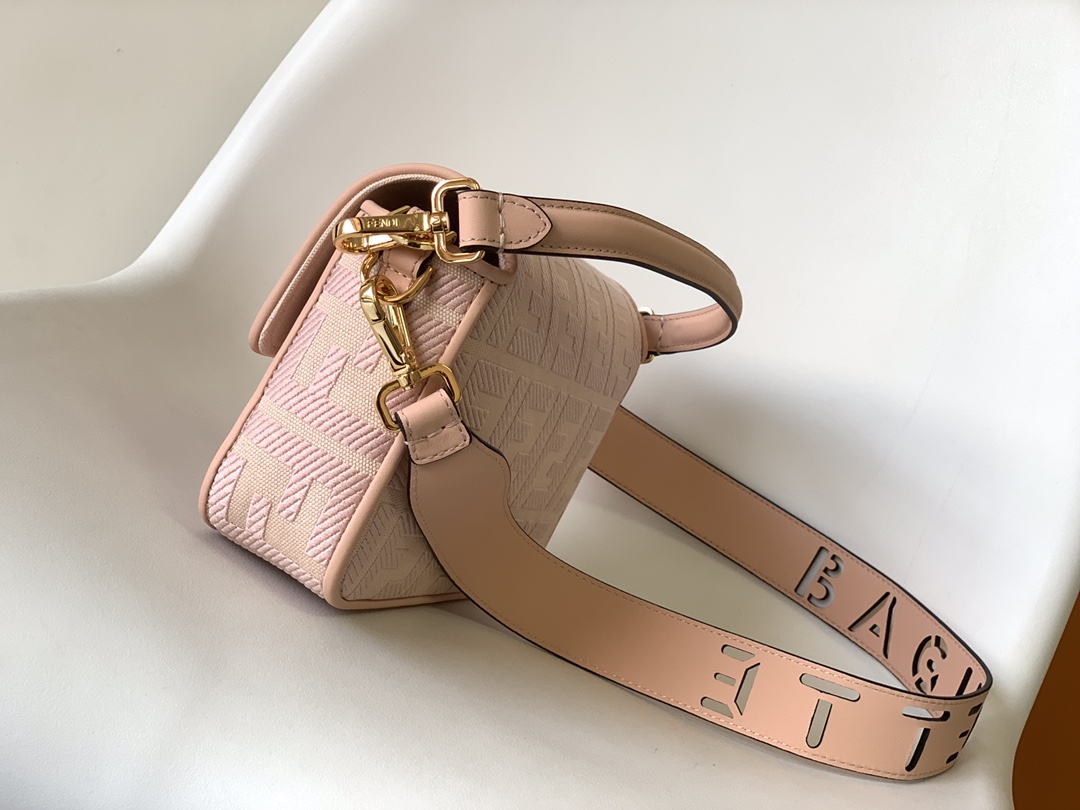 Fendi Baguette Brown bag Pink FD0018