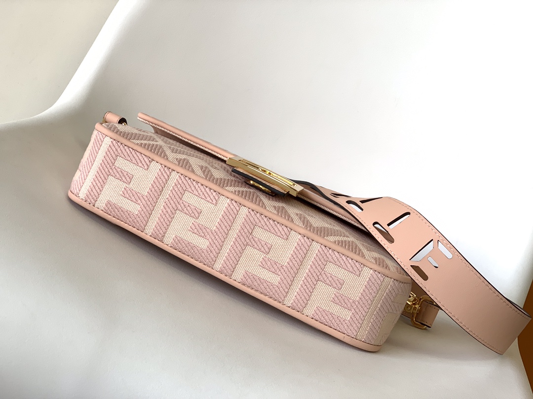 Fendi Baguette Brown bag Pink FD0018