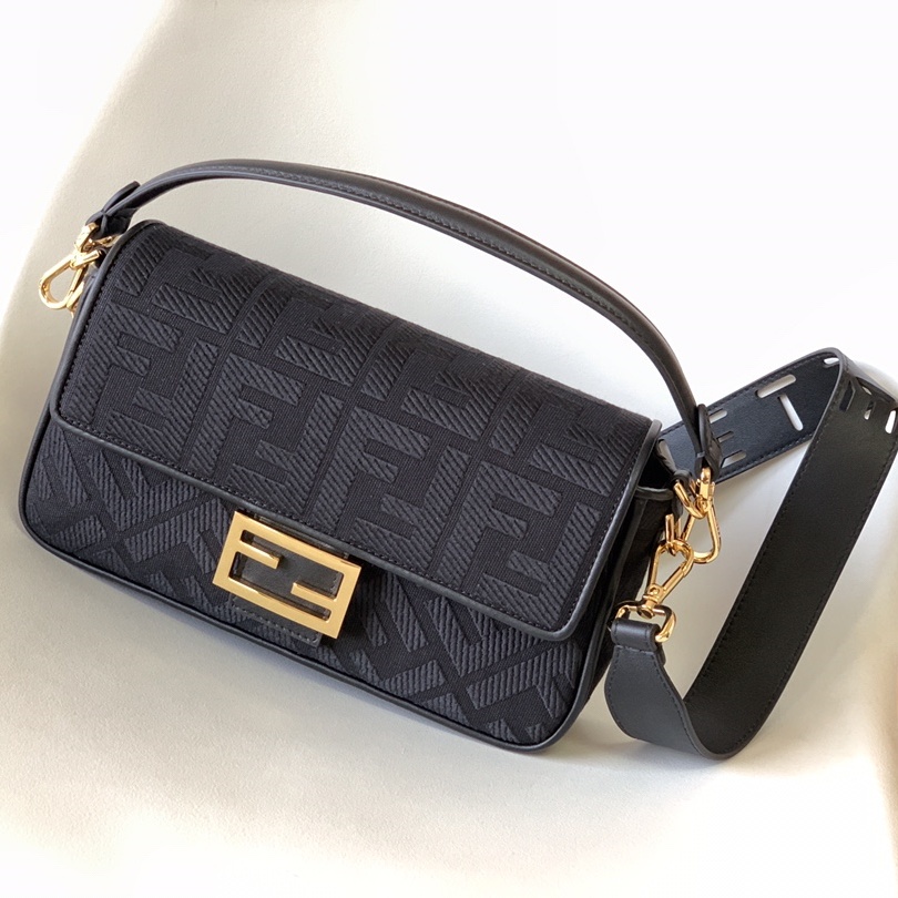 Fendi Baguette Brown bag Black FD0020