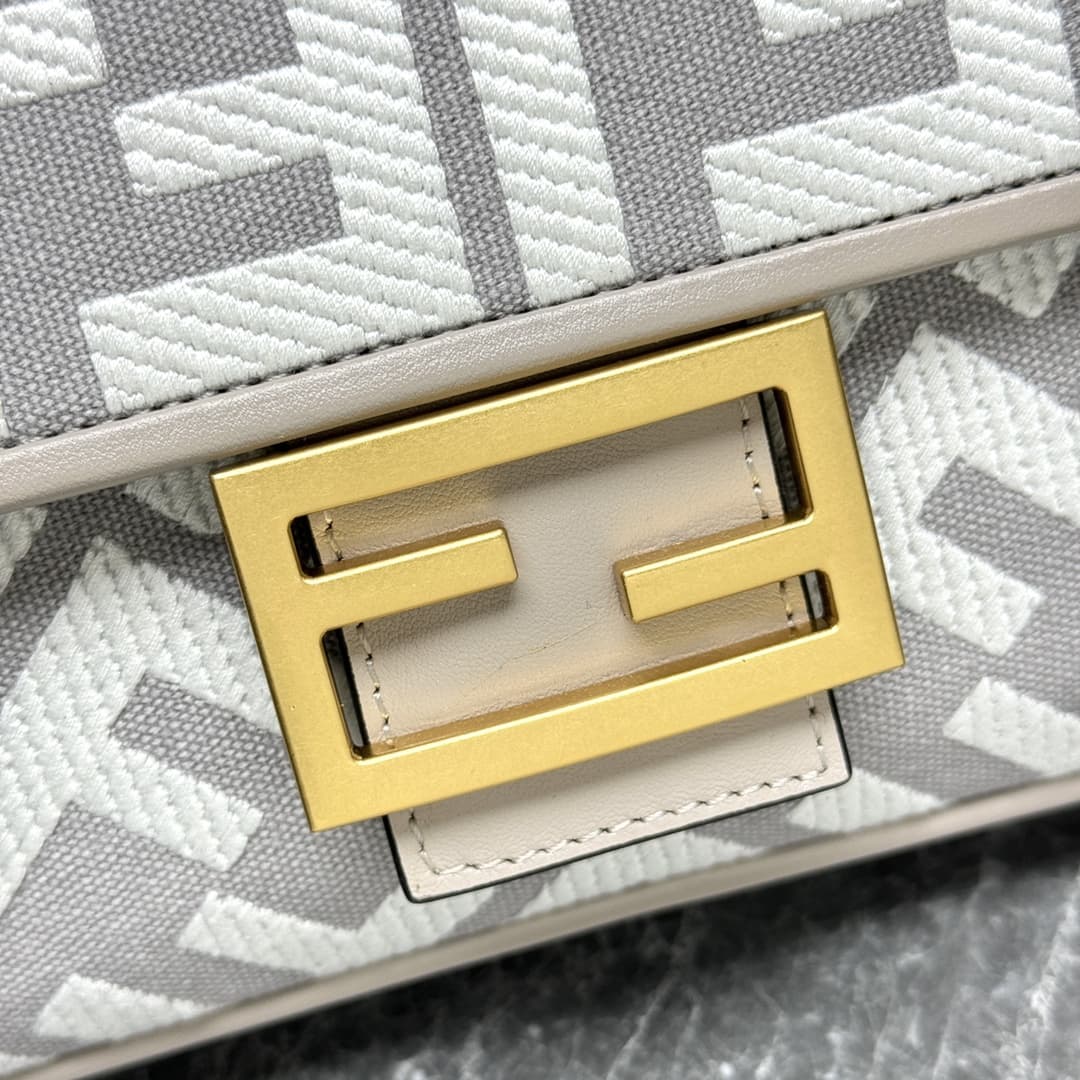 Fendi Baguette Brown bag Grey FD0022