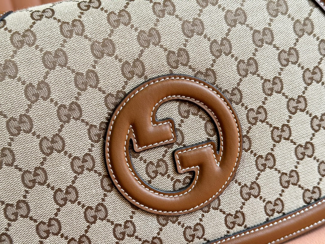 Gucci Blondie medium top handle bag  815716 HAAKG 9755