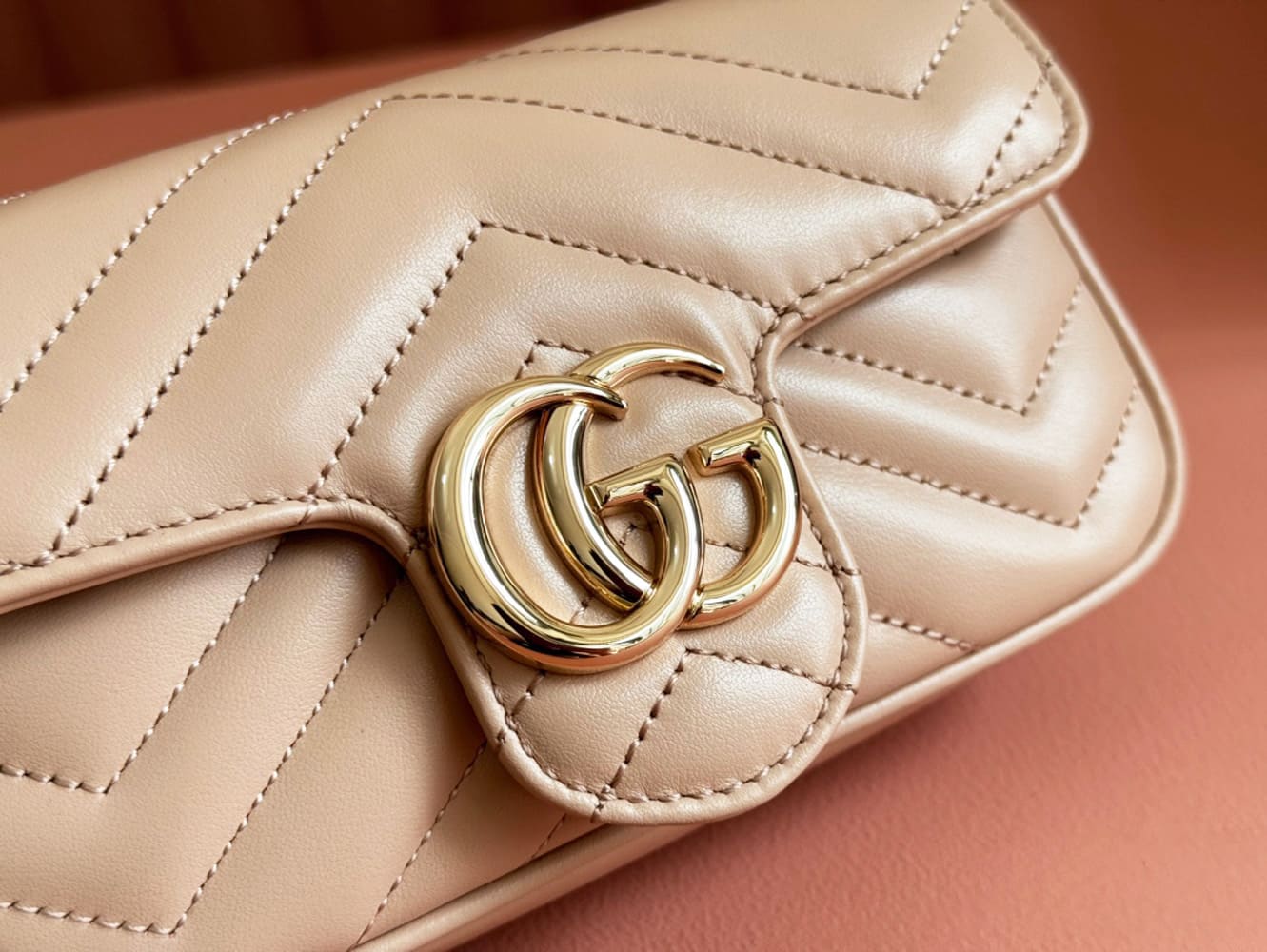 Gucci GG Marmont super mini bag ‎476433 - apricot