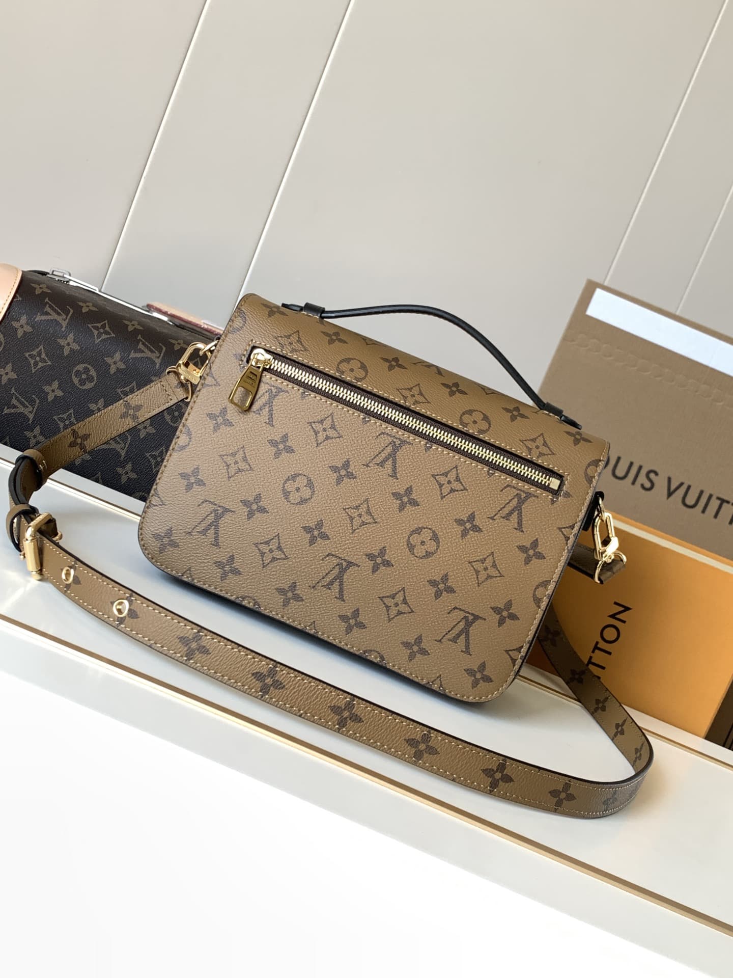 Louis Vuitton POCHETTE MÉTIS Handbag M44876 