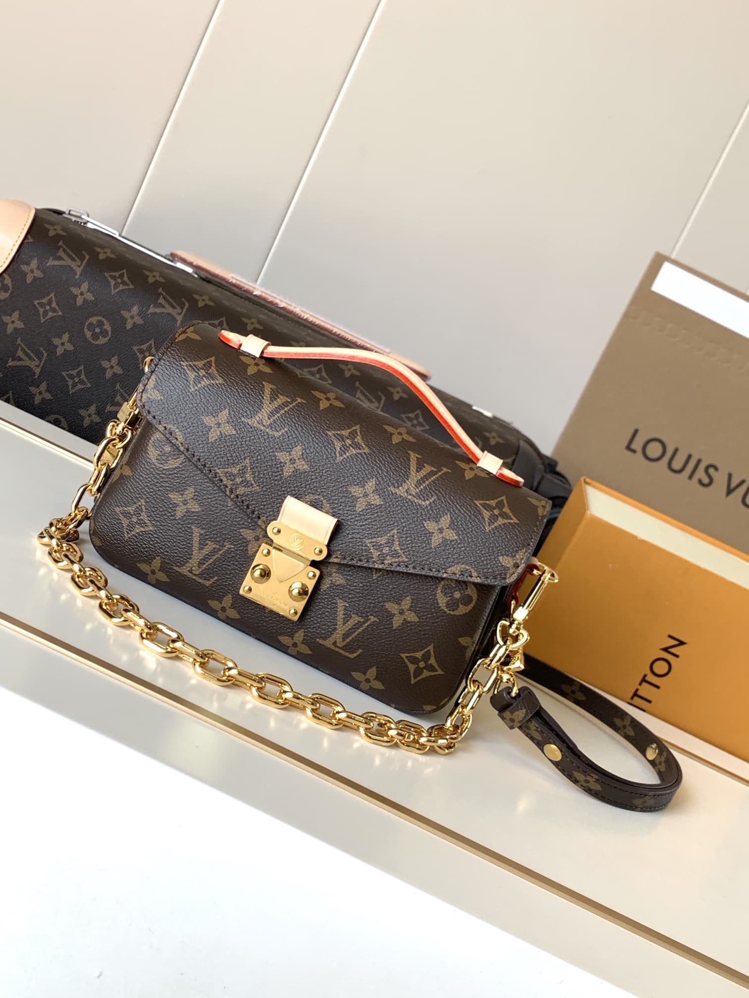 Louis Vuitton POCHETTE MÉTIS EAST WEST Handbag M46279 