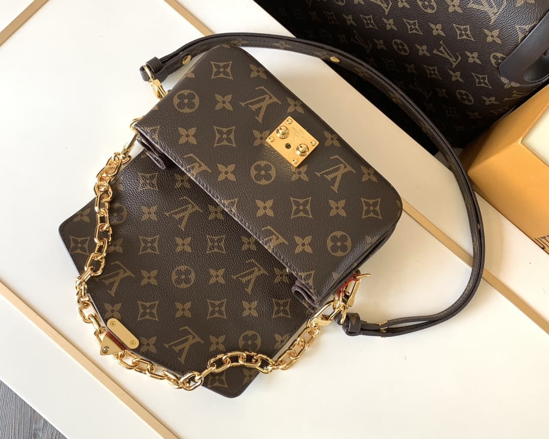 Louis Vuitton POCHETTE MÉTIS EAST WEST Handbag M46279 