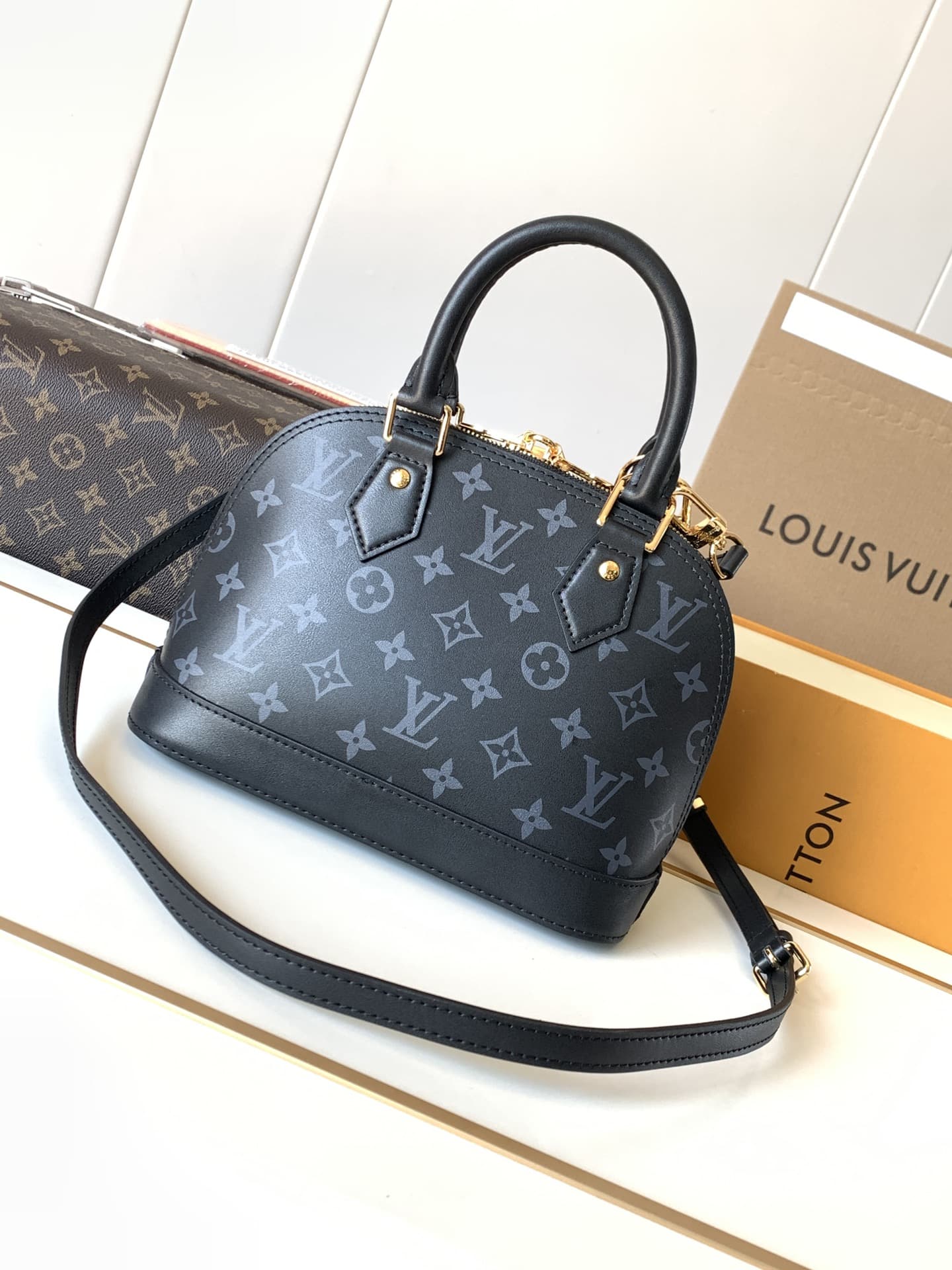 Louis Vuitton Alma BB Handbag M12289 