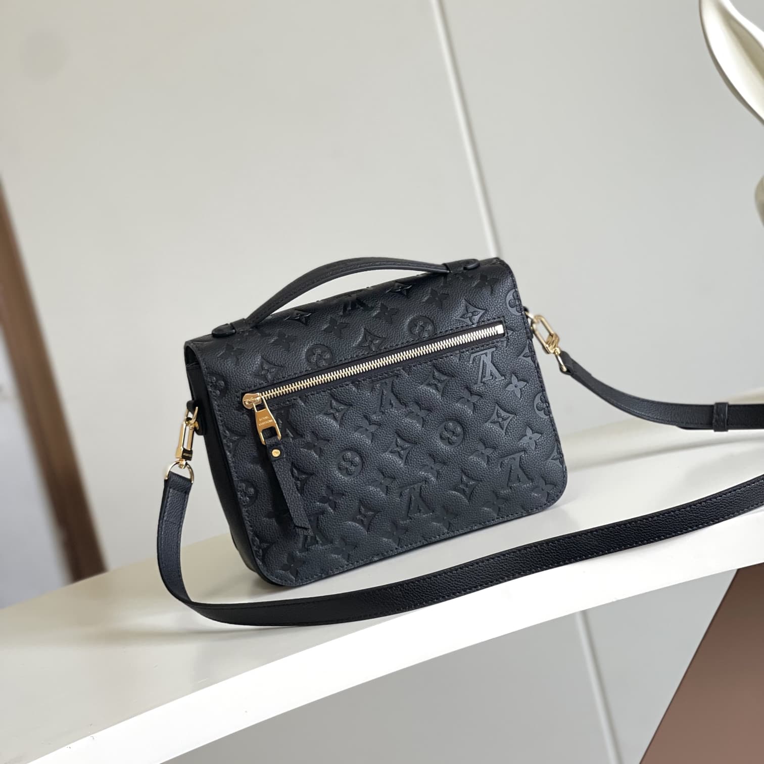 Louis Vuitton Pochette Métis Handbag M41487 