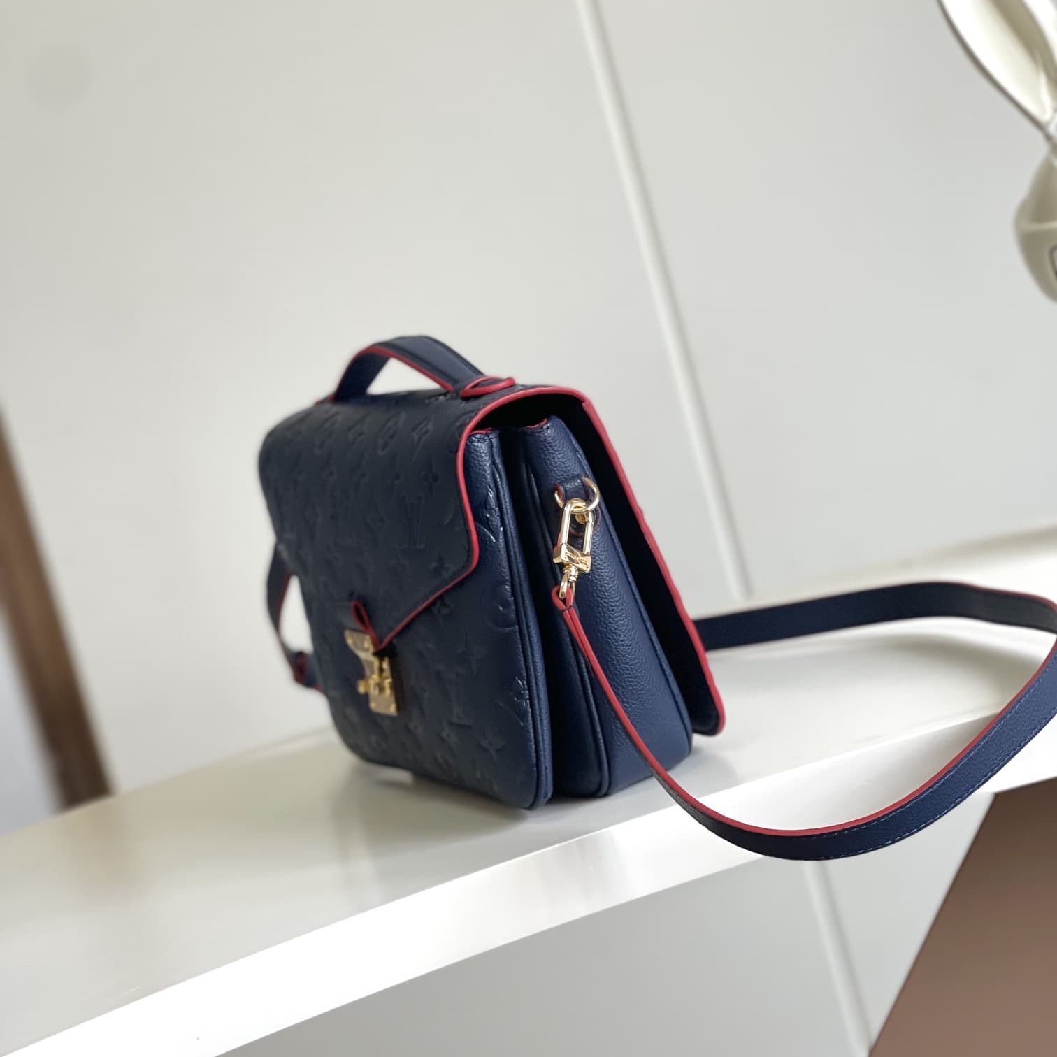 Louis Vuitton Pochette Métis Handbag M44071 