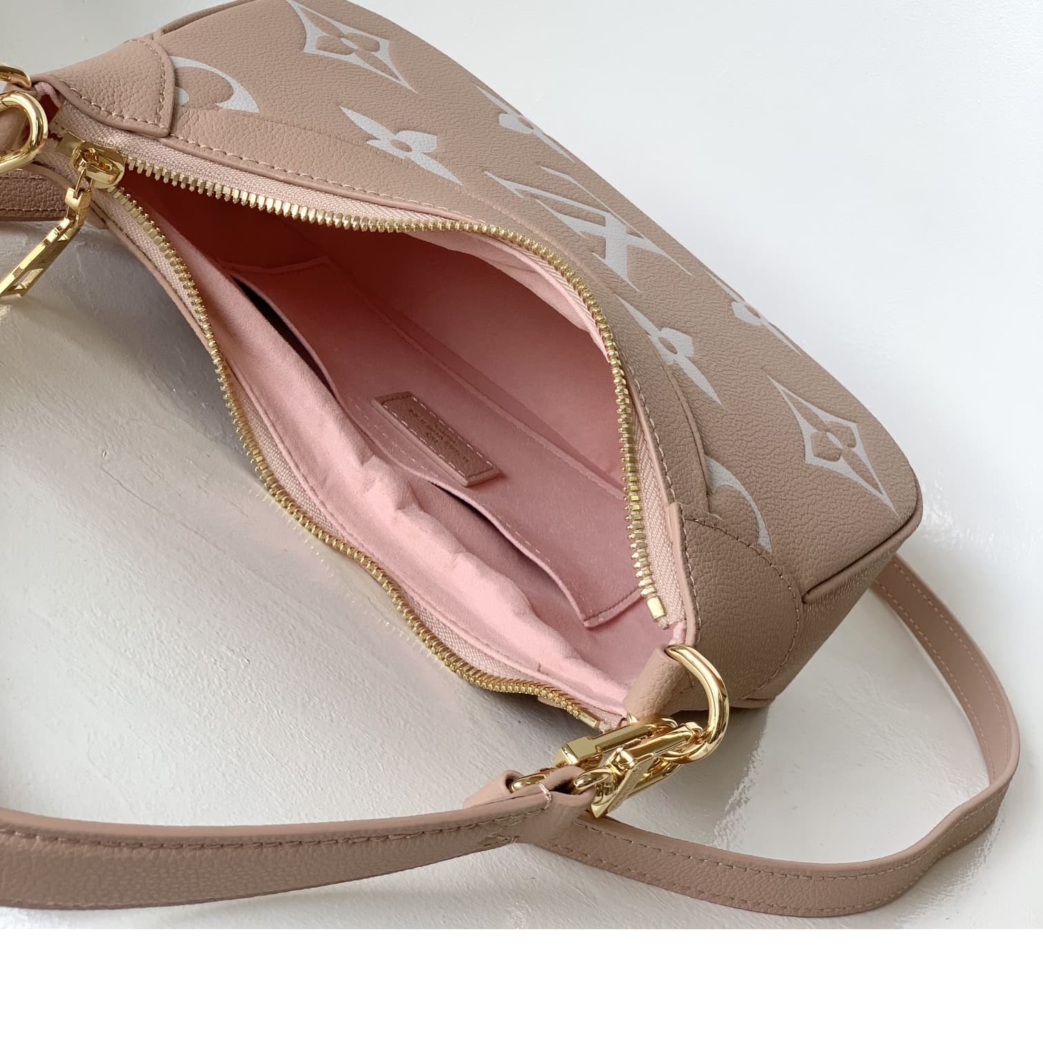 Louis Vuitton Bagatelle Handbag M46031 