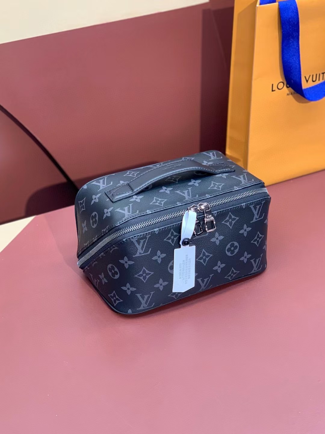 Louis Vuitton Toiletry Bag M11508 