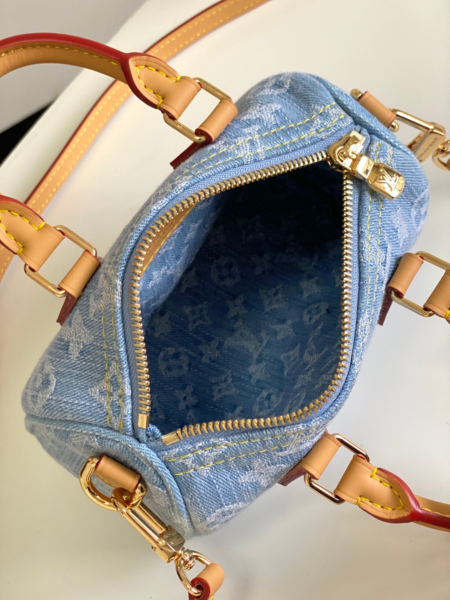 Louis Vuitton Nano Speedy Handbag M11212 