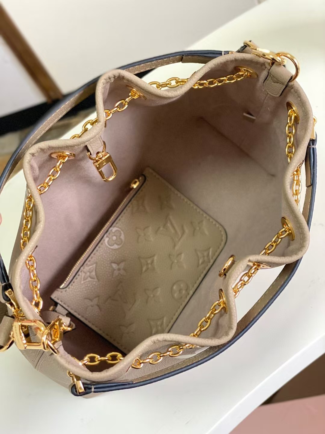 Louis Vuitton LV Bundle Handbag M25453 