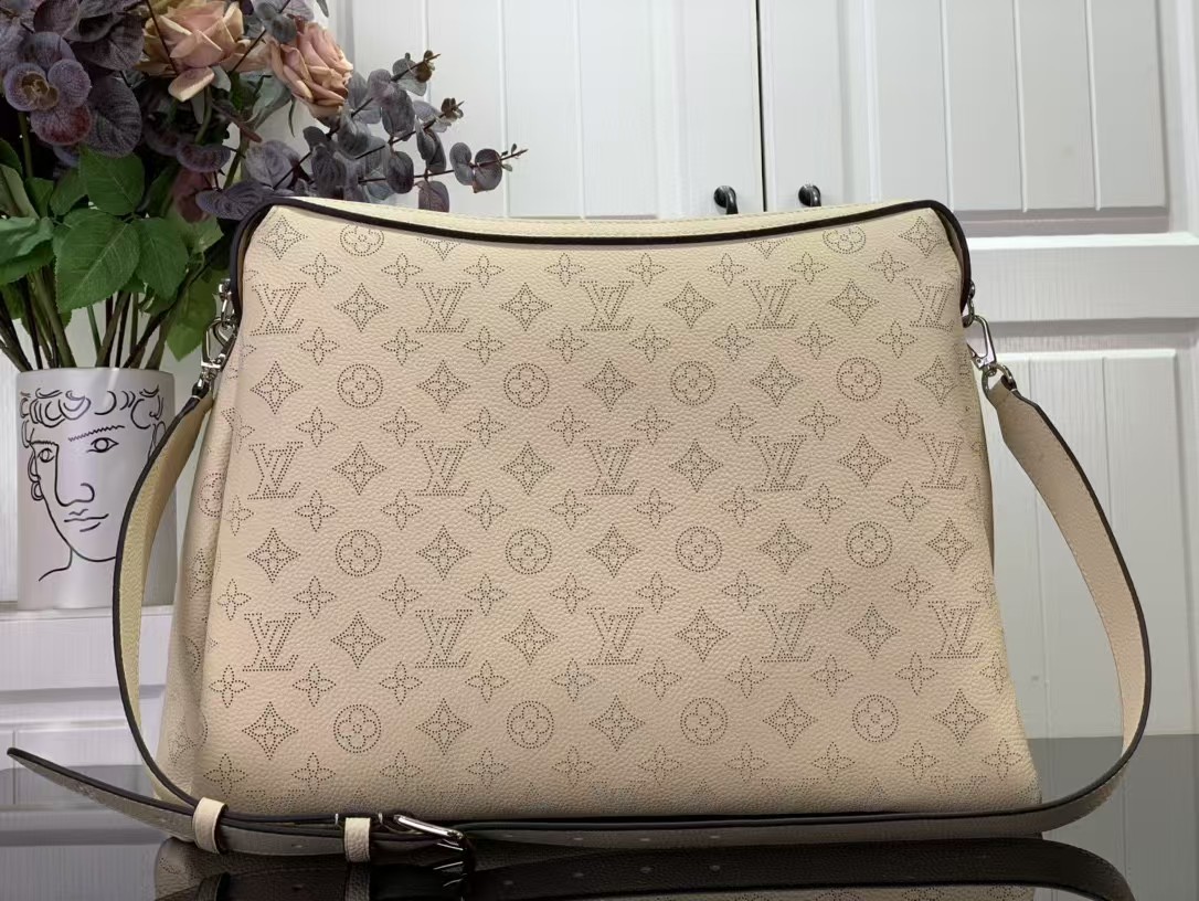 Louis Vuitton Hand It All MM Handbag M24133 