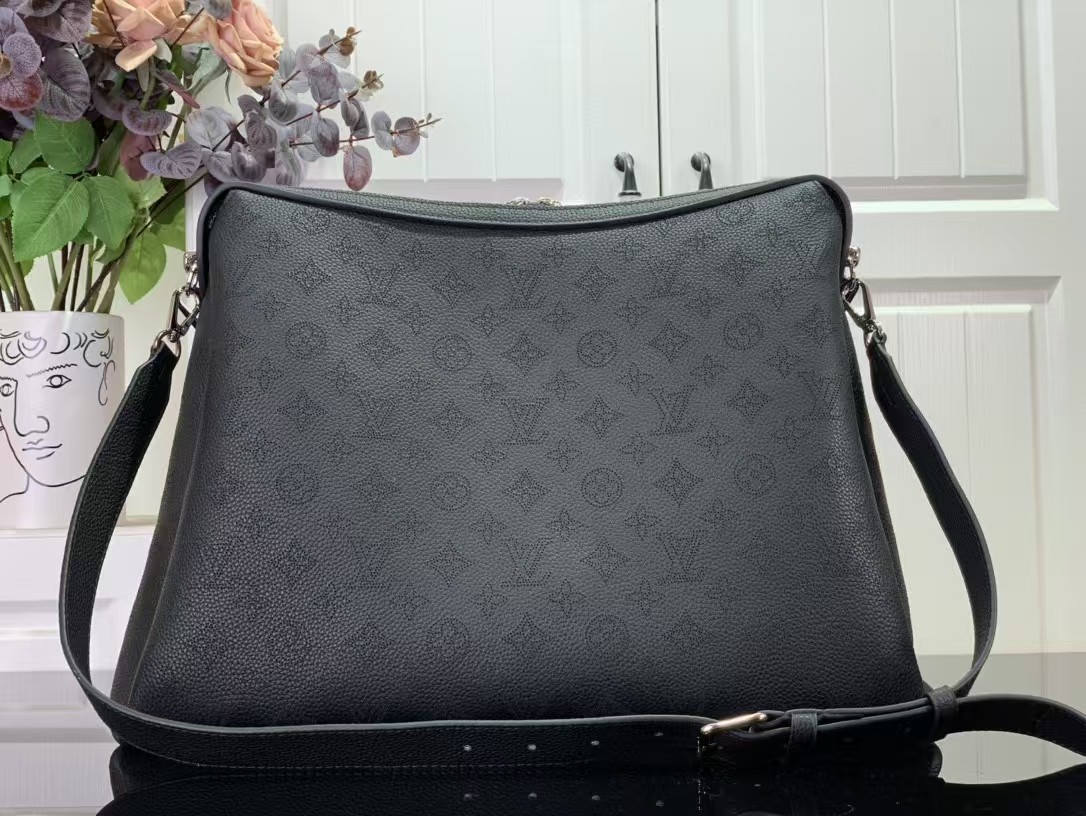 Louis Vuitton Hand It All MM Handbag M24132 