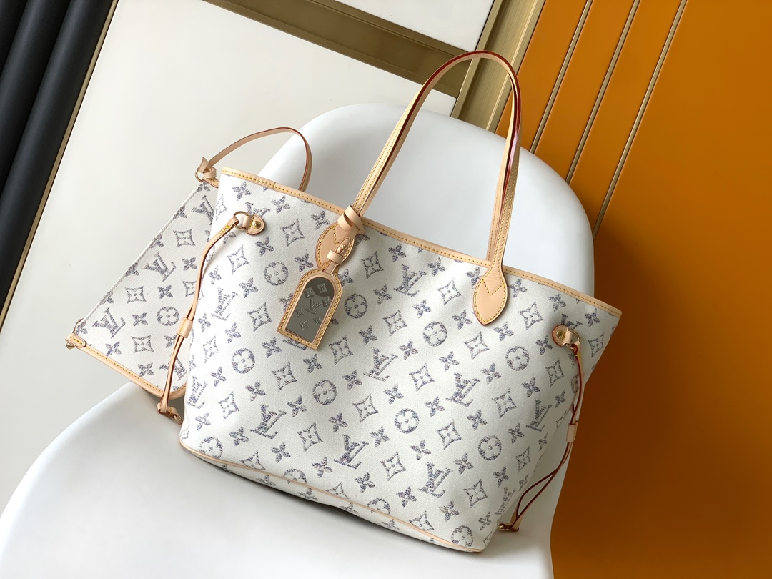 Louis Vuitton Neverfull MM Handbag M24905 