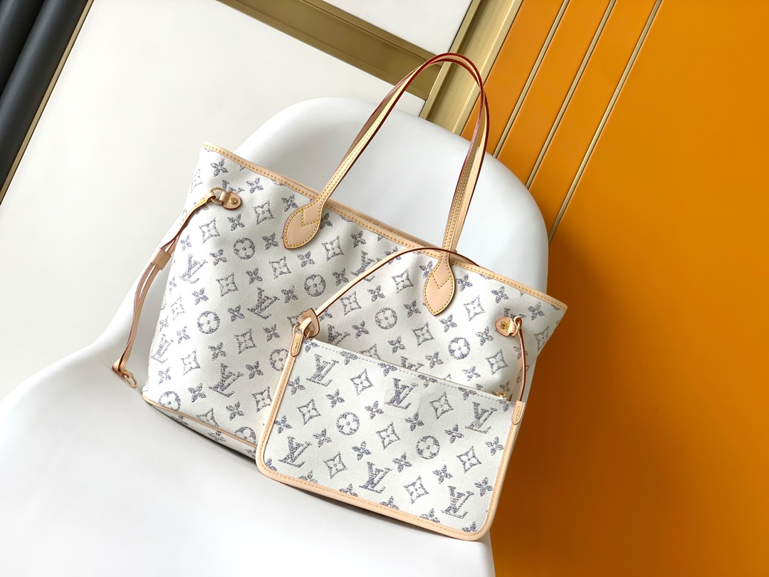 Louis Vuitton Neverfull MM Handbag M24905 