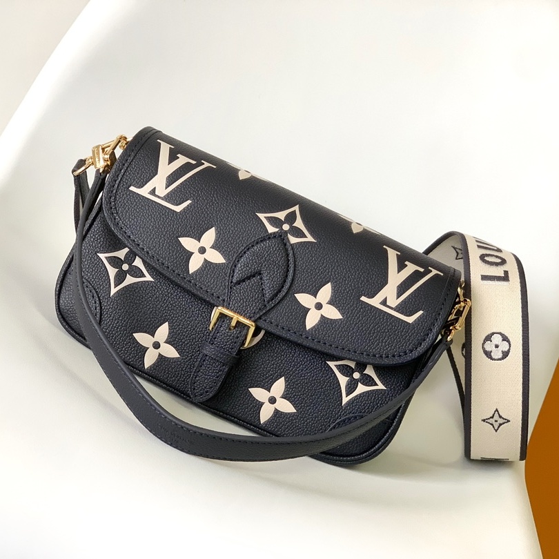 Louis Vuitton Mini Pochette Accessoires Handbag M47161 