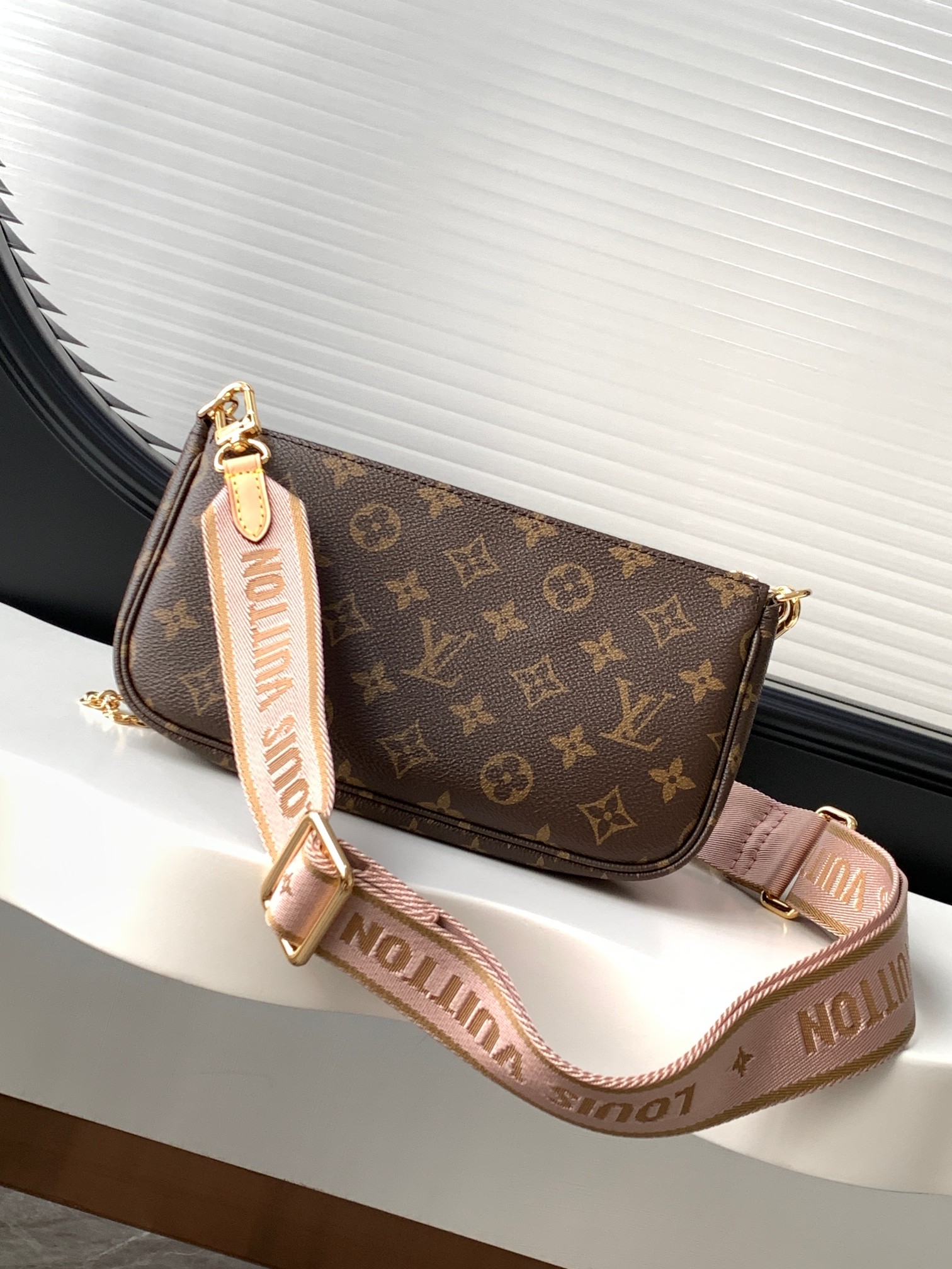 Louis Vuitton Multi Pochette Accessoires Handbag M44840 