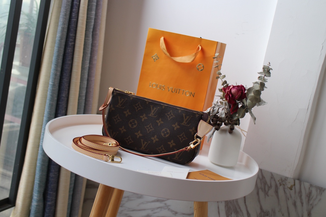 Louis Vuitton Pochette Accessoires Handbag M82766 