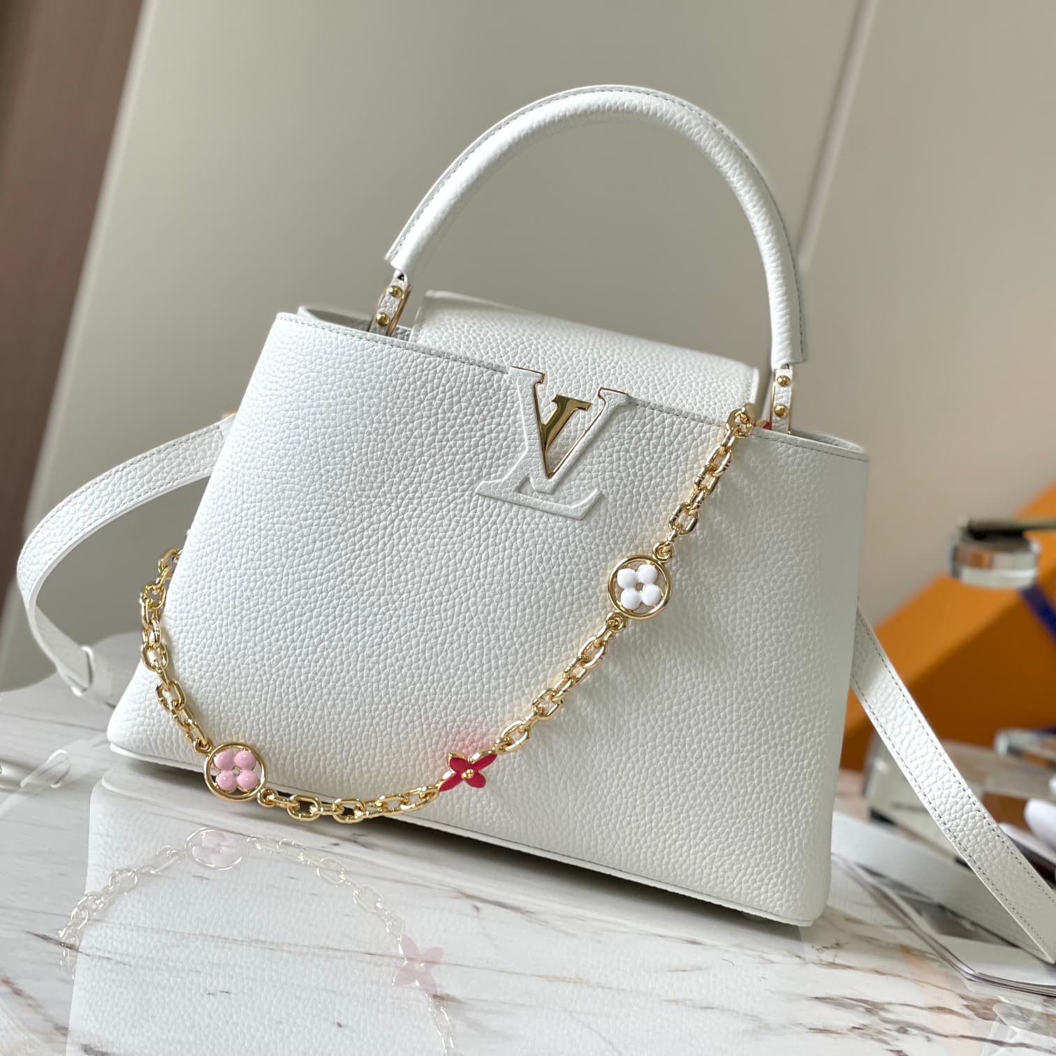 Louis Vuitton Capucines MM Handbag M20708 