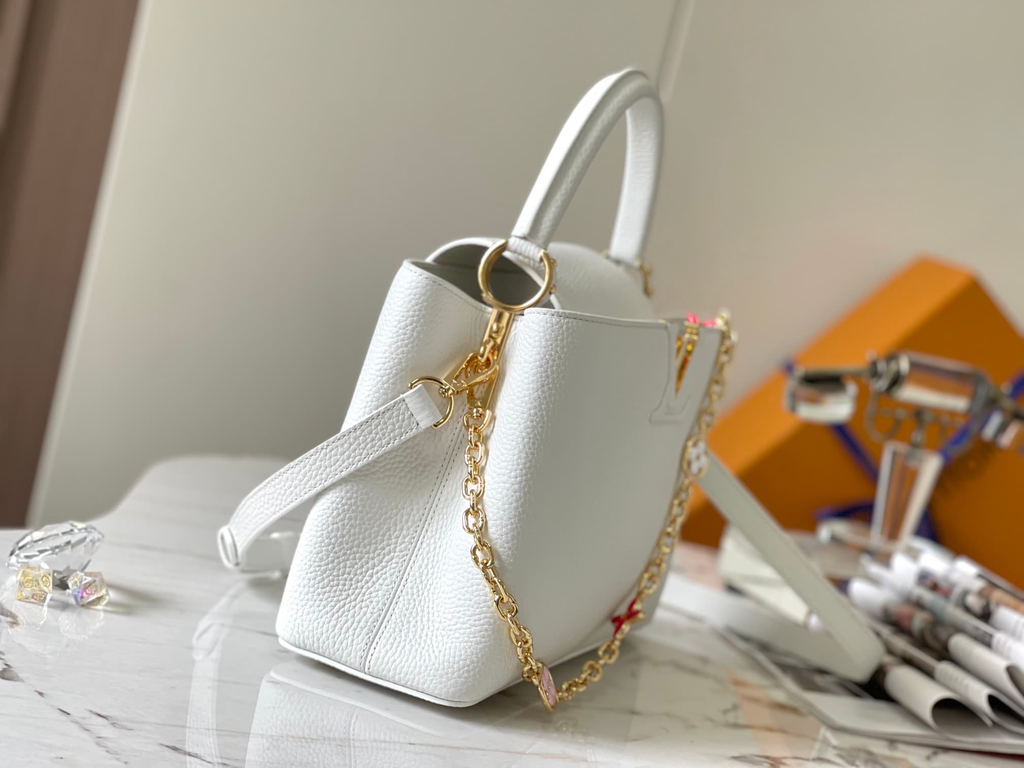 Louis Vuitton Capucines MM Handbag M20708 