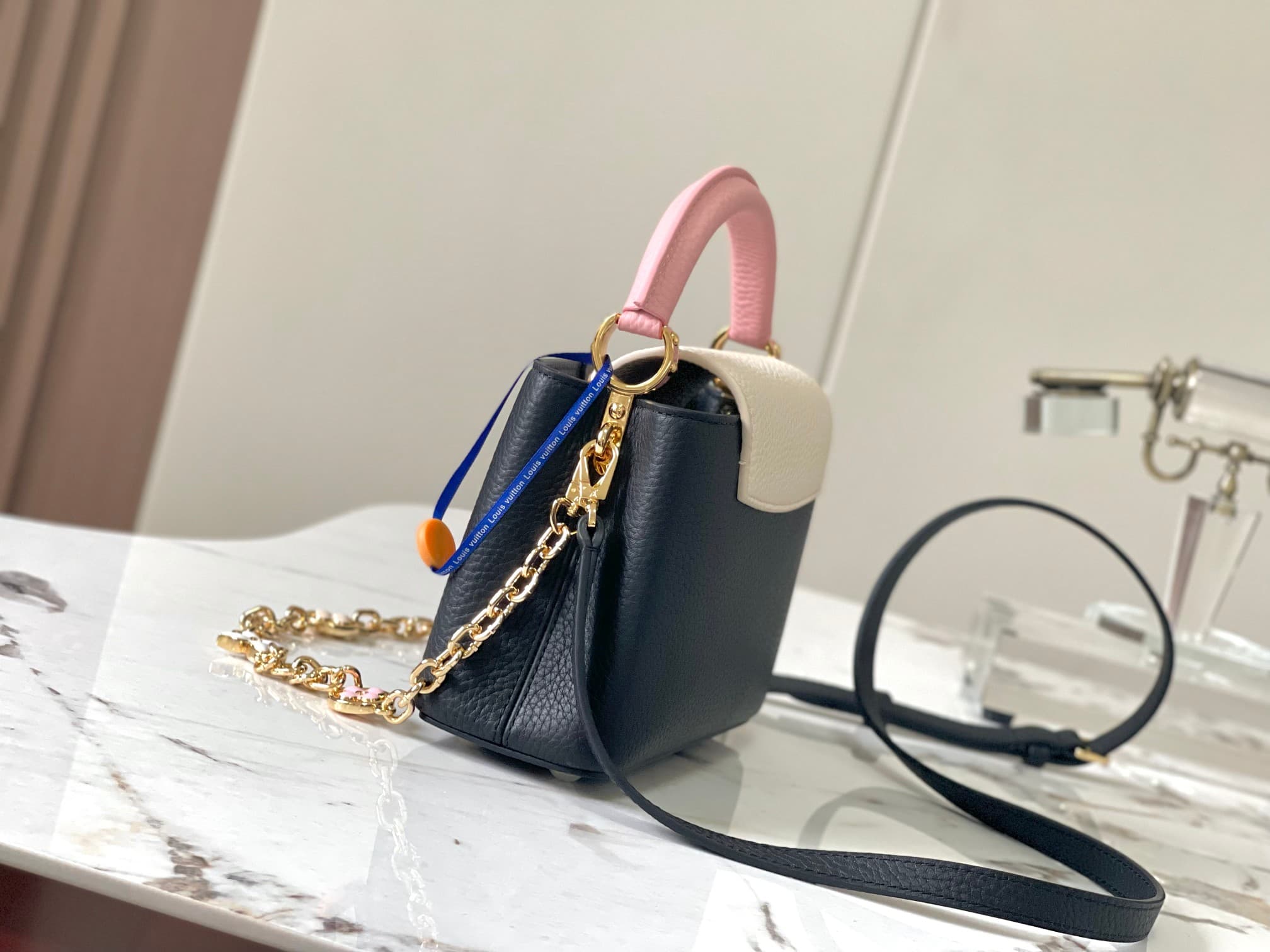 Louis Vuitton Capucines Mini Handbag M20845 