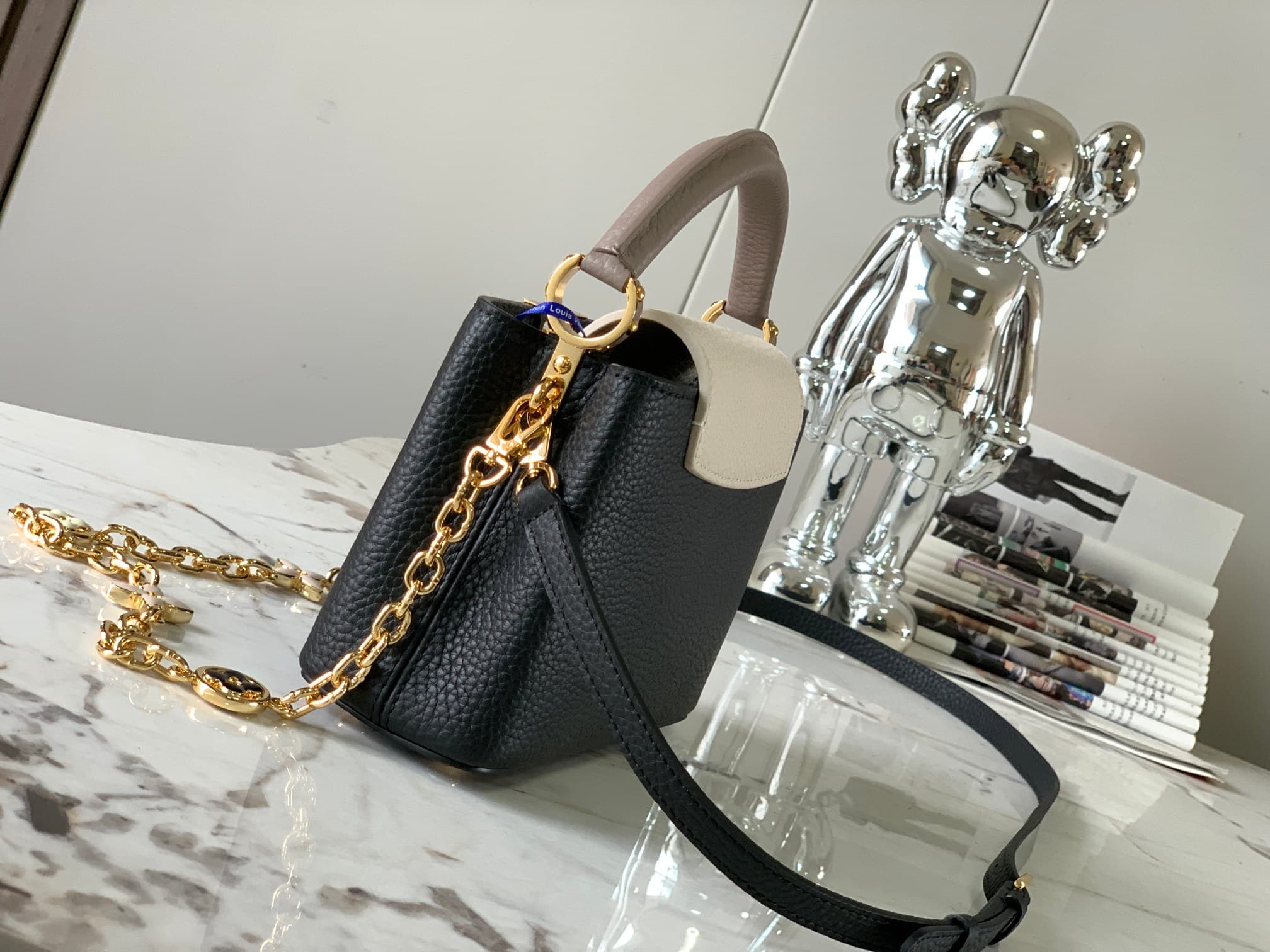 Louis Vuitton Capucines Mini Handbag M20845 